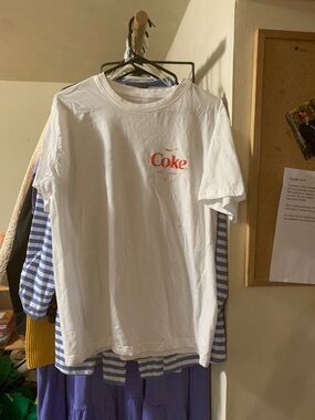 Coca Cola White Short Sleeve Tee with Red Logo size L